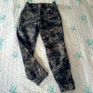 SPANX, stretch, denim, grey camo jogger style jeans. *LIKE NEW* Large